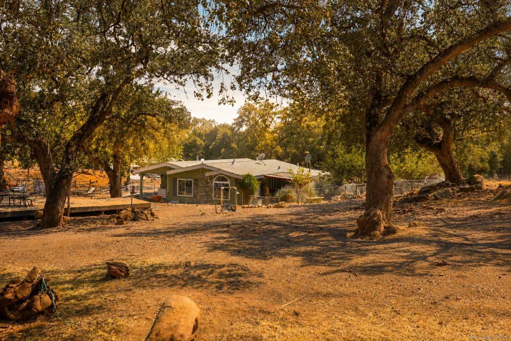 25218 Black Canyon Road Property Photo 1