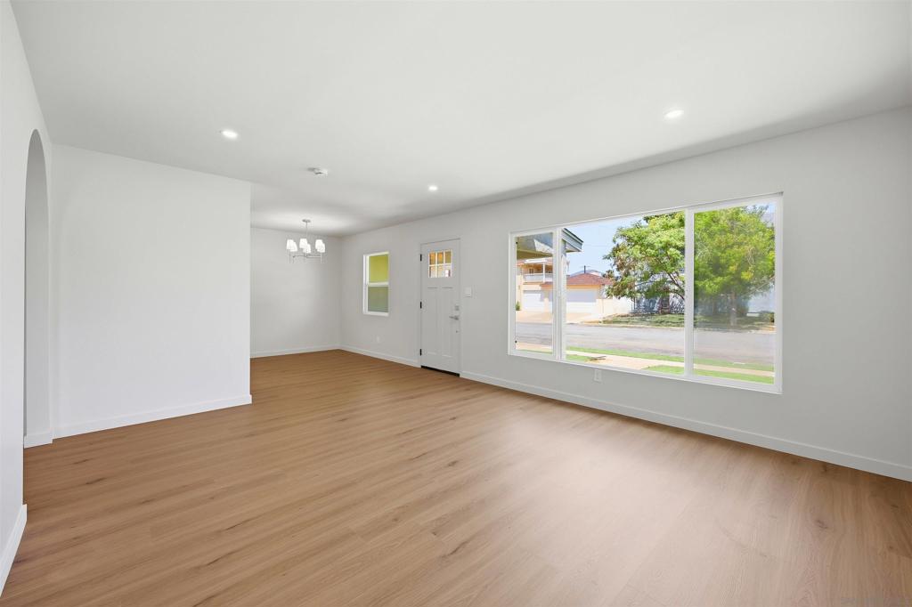6476 Winona Ave Property Photo 18