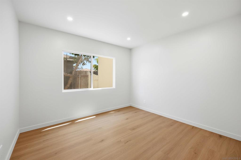 6476 Winona Ave Property Photo 29