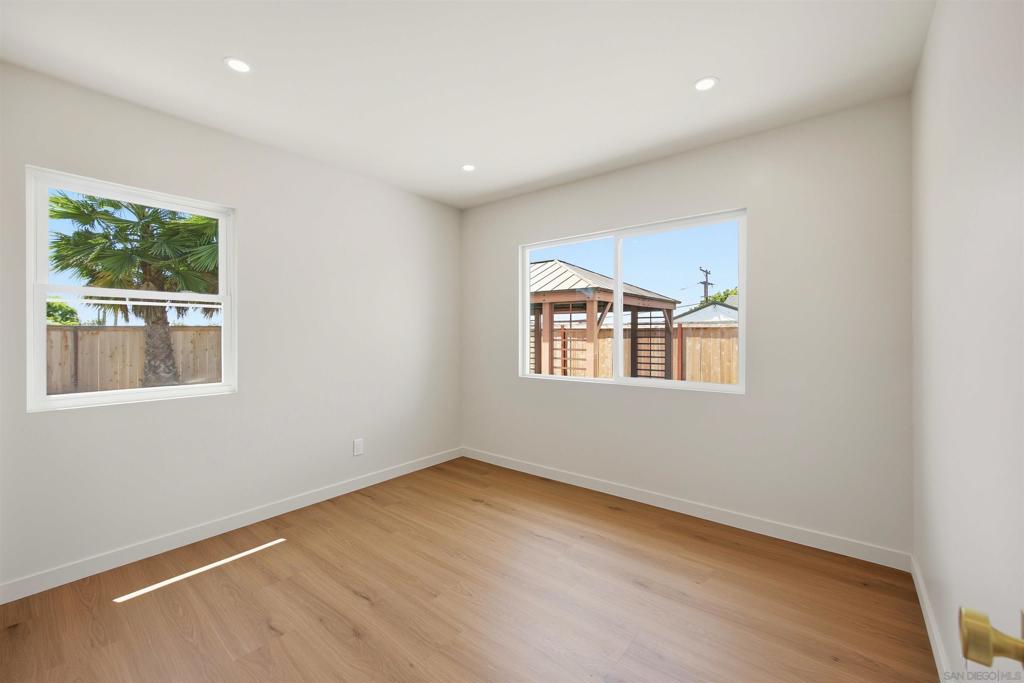 6476 Winona Ave Property Photo 32