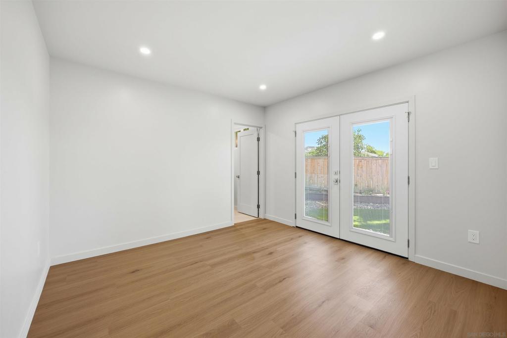 6476 Winona Ave Property Photo 38