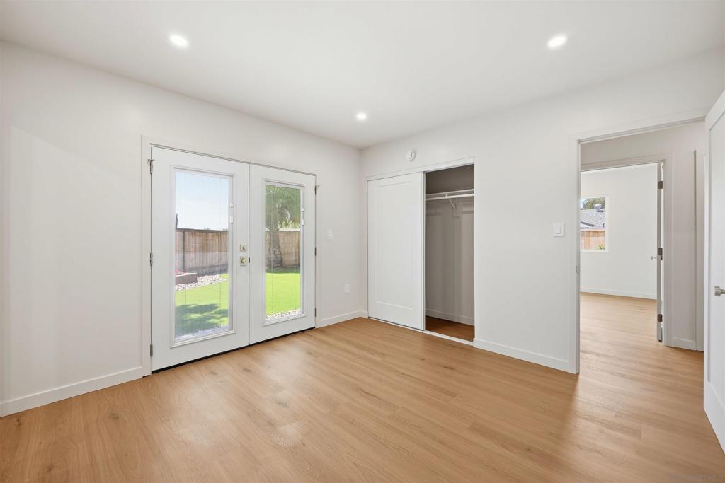 6476 Winona Ave Property Photo 39