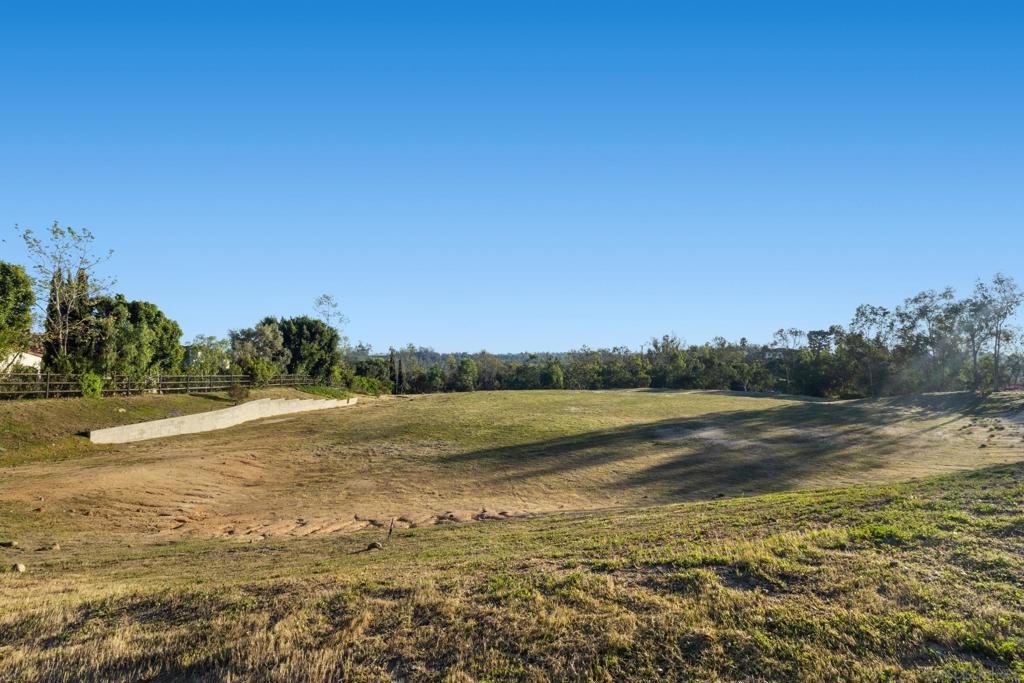 5281 La Glorieta Property Photo 16
