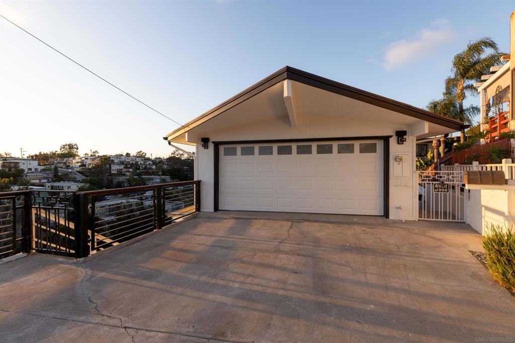 1694 Torrance St Property Photo 72