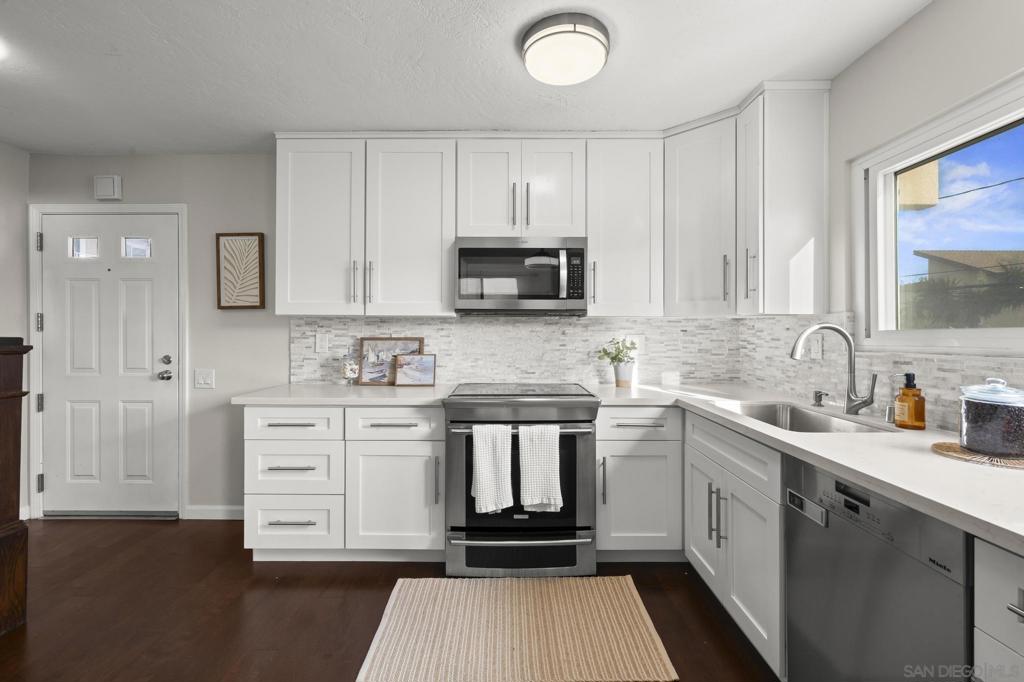 4477 Mentone St #211 Property Photo 8