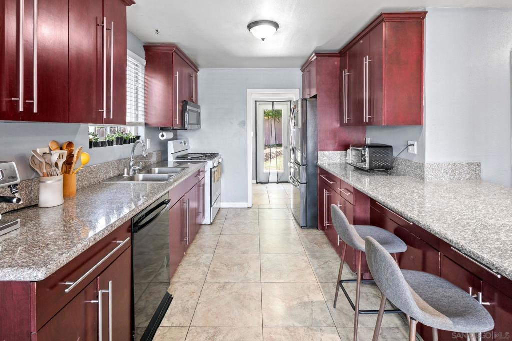 4418 Tremont St Property Photo 11