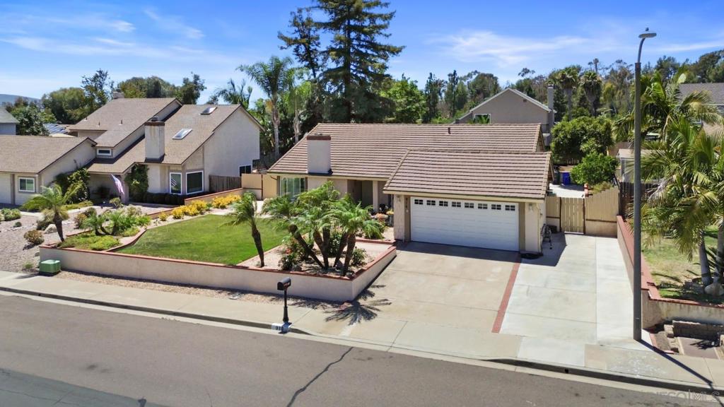 916 Carriage Property Photo 1