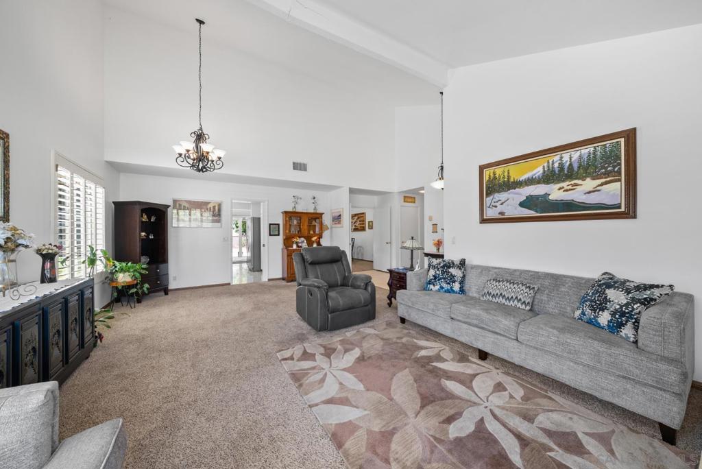916 Carriage Property Photo 7