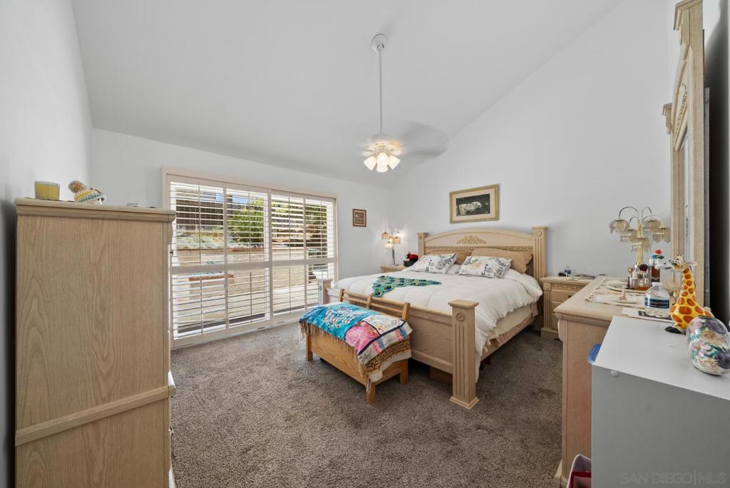 916 Carriage Property Photo 8