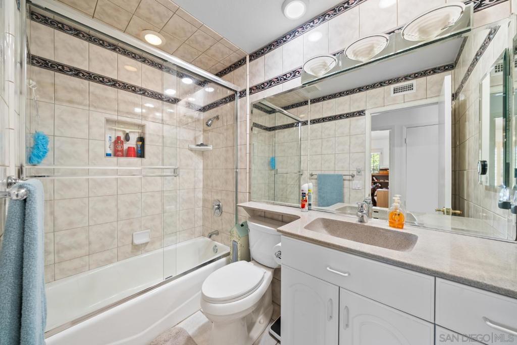 916 Carriage Property Photo 18