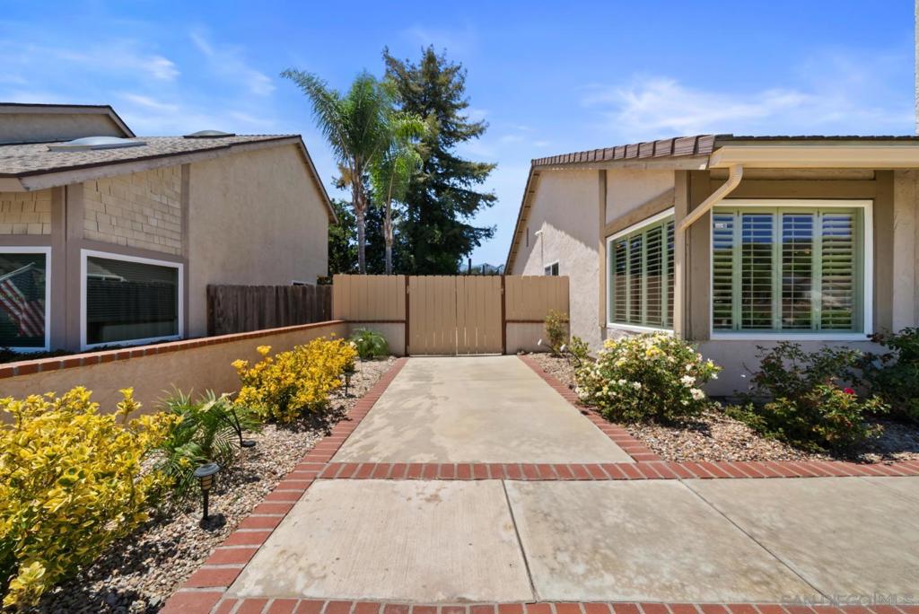 916 Carriage Property Photo 38