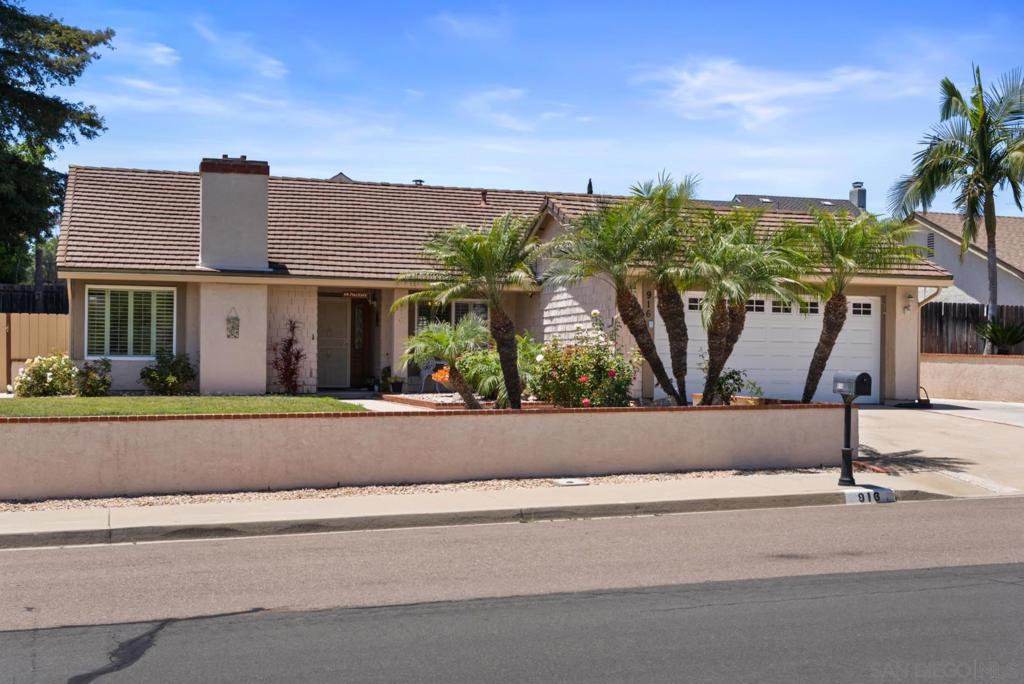 916 Carriage Property Photo 39