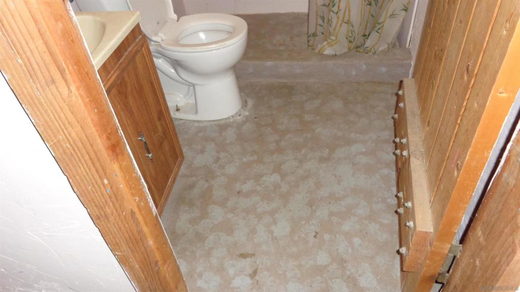 29010 Lilac Rd. Property Photo 10