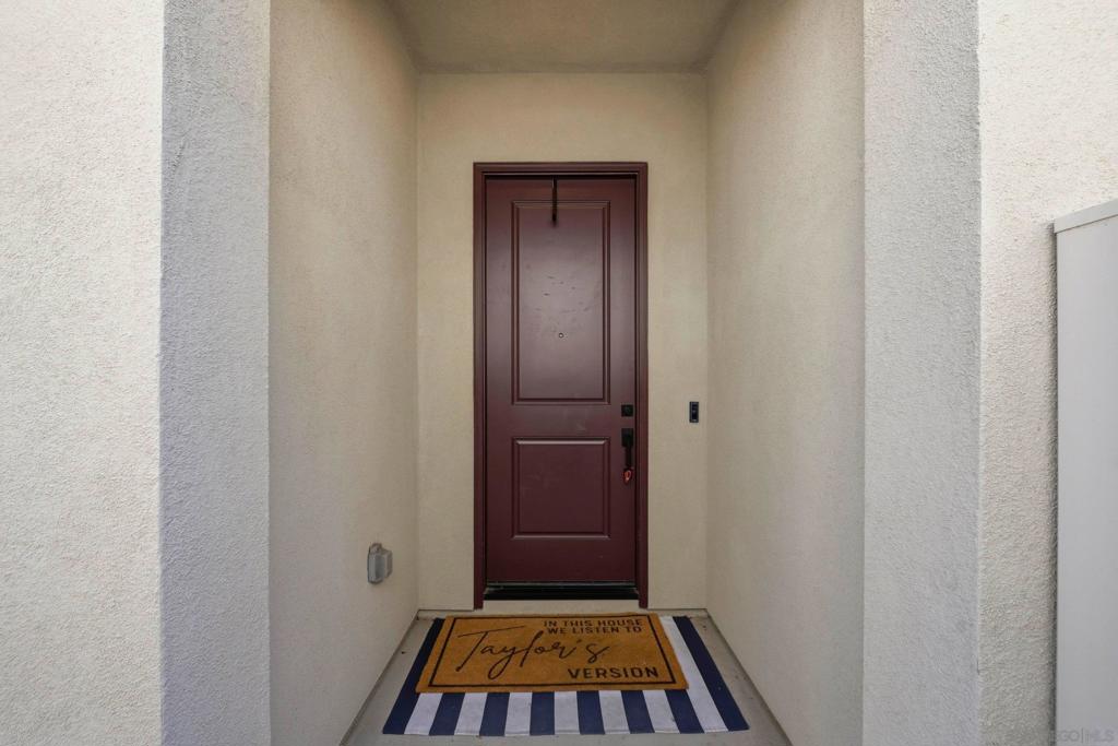 305 Creekview Ct Property Photo 7