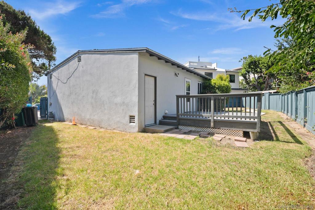 665 Pacific View Dr Property Photo 16