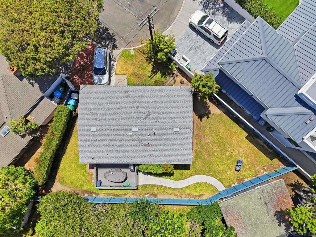 665 Pacific View Dr Property Photo 21