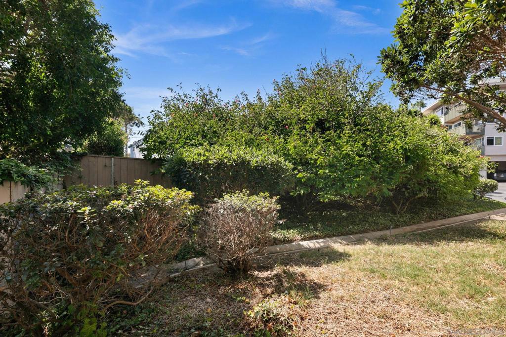 665 Pacific View Dr Property Photo 26