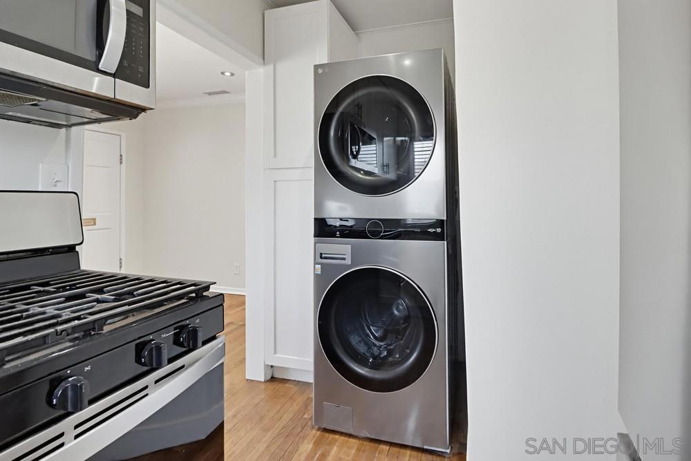 264 E Street Property Photo 8