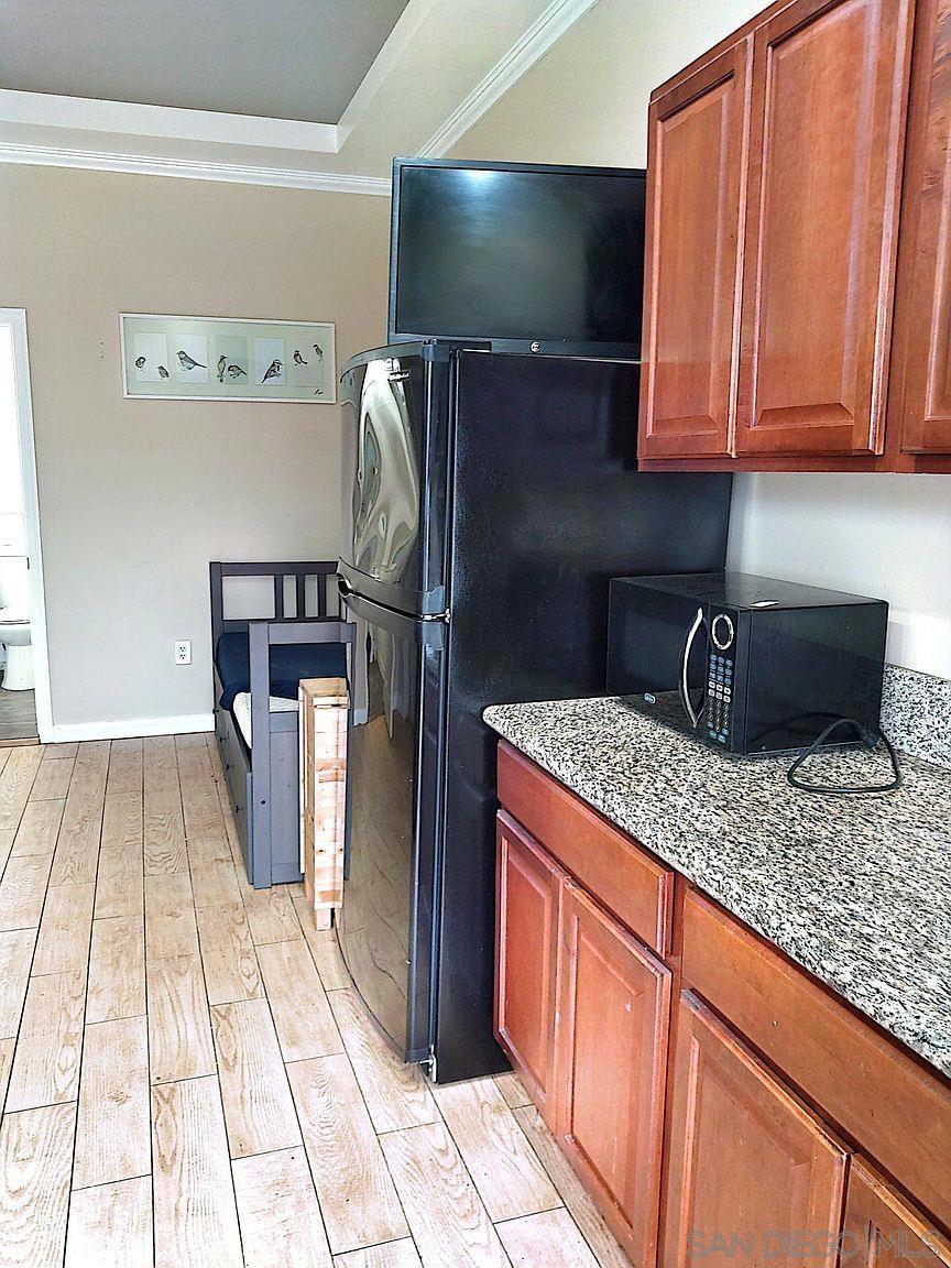 264 E Street Property Photo 10