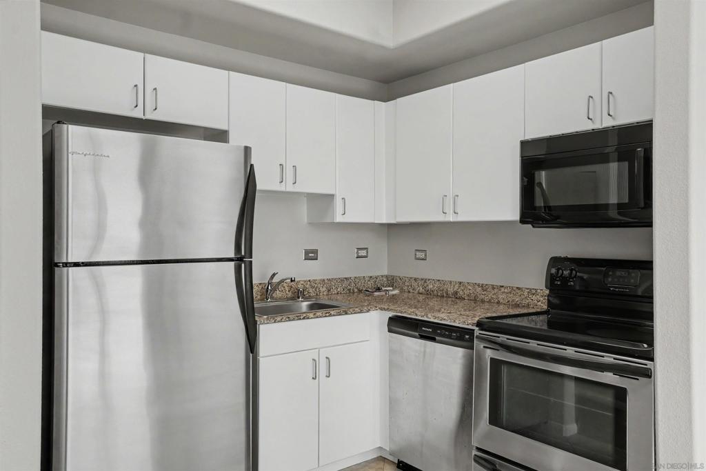 1643 6th 406 Property Photo 13