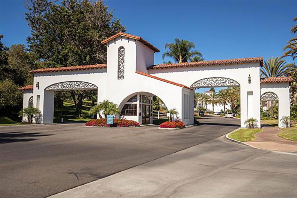 2003 Costa Del Mar 654 Property Photo 1