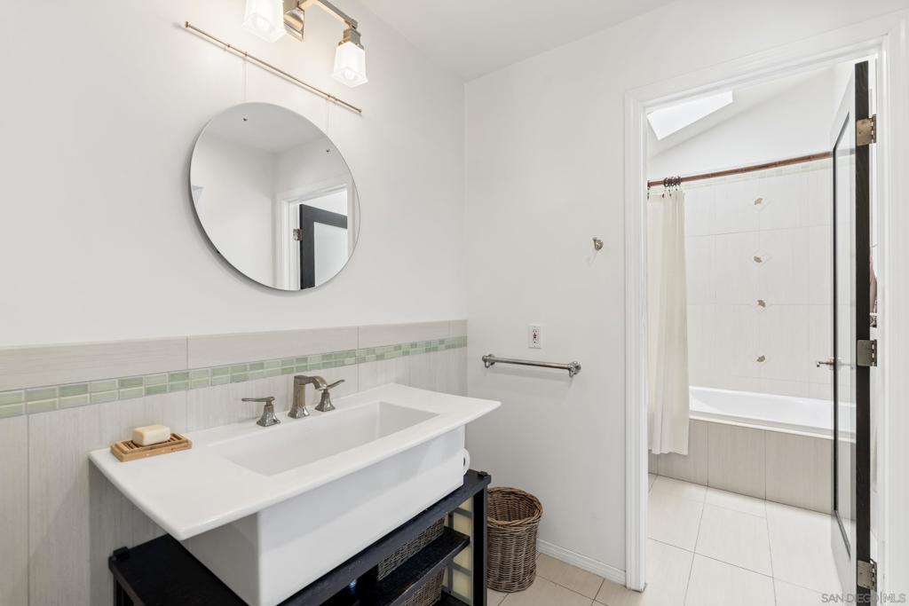 1605 Blossom Field Way Property Photo 14