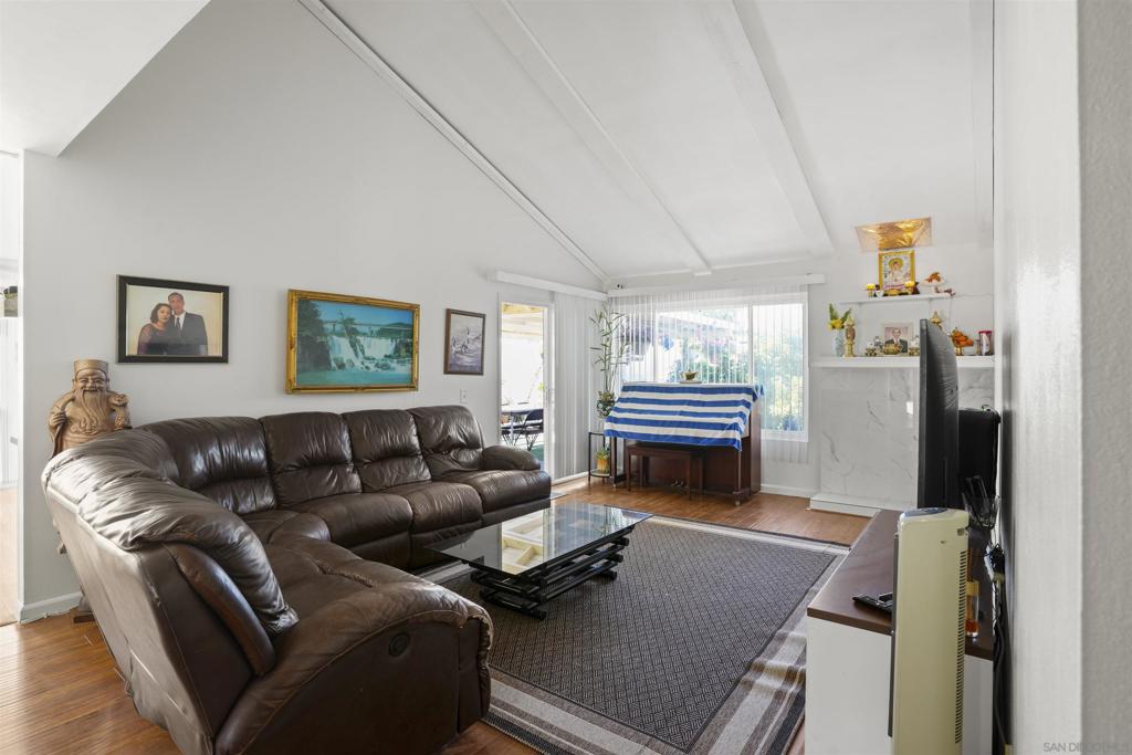 14513 Mirando Property Photo 2