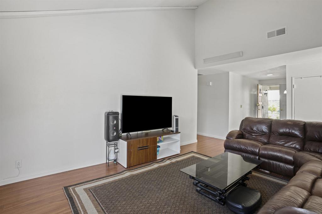 14513 Mirando Property Photo 3