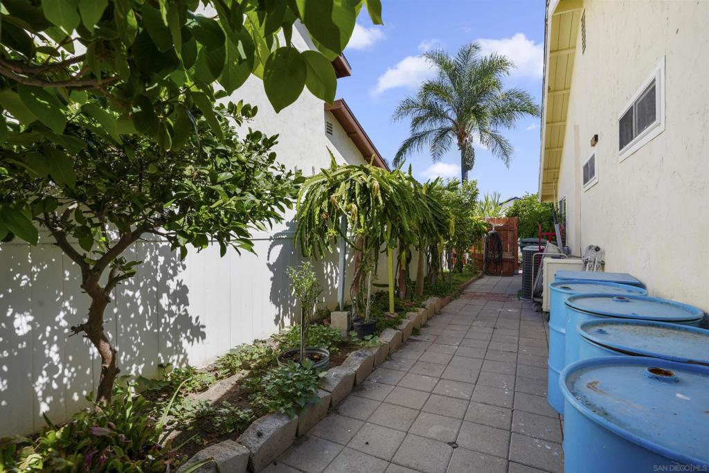 14513 Mirando Property Photo 21