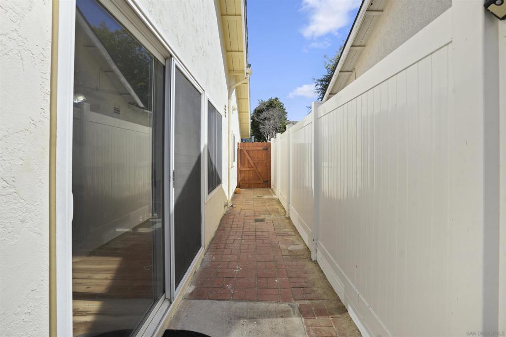 14513 Mirando Property Photo 22