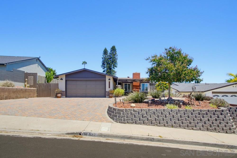 12979 Calle De Las Rosas Property Photo 3