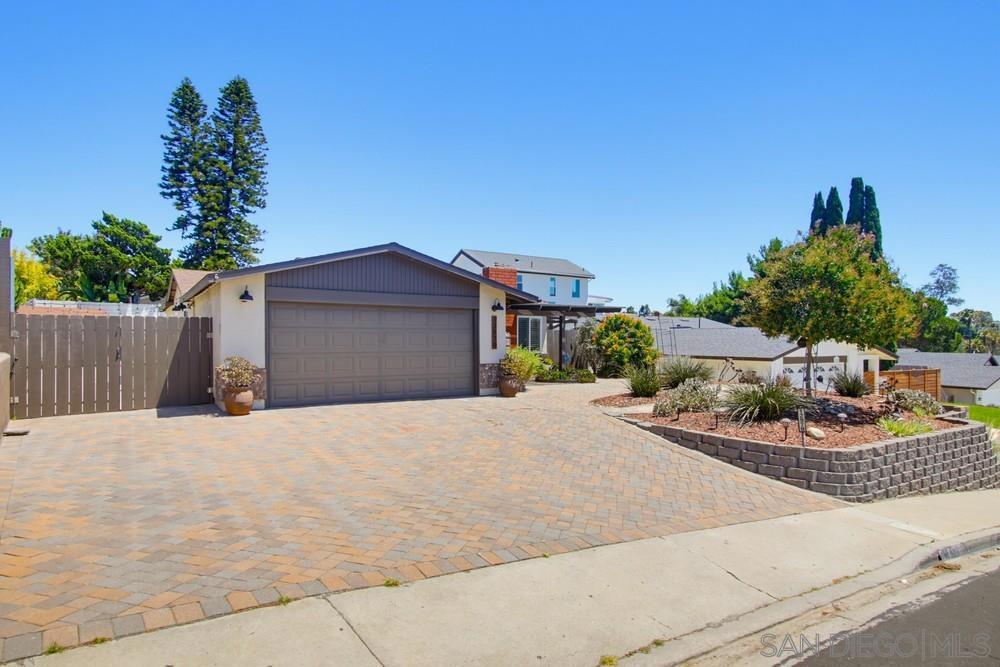 12979 Calle De Las Rosas Property Photo 4