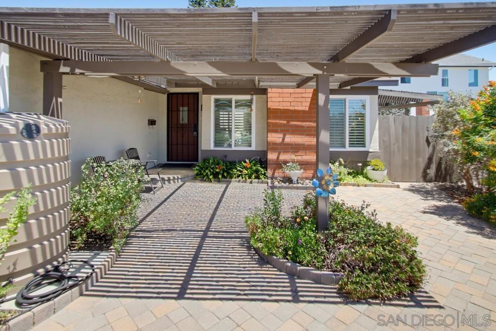 12979 Calle De Las Rosas Property Photo 6