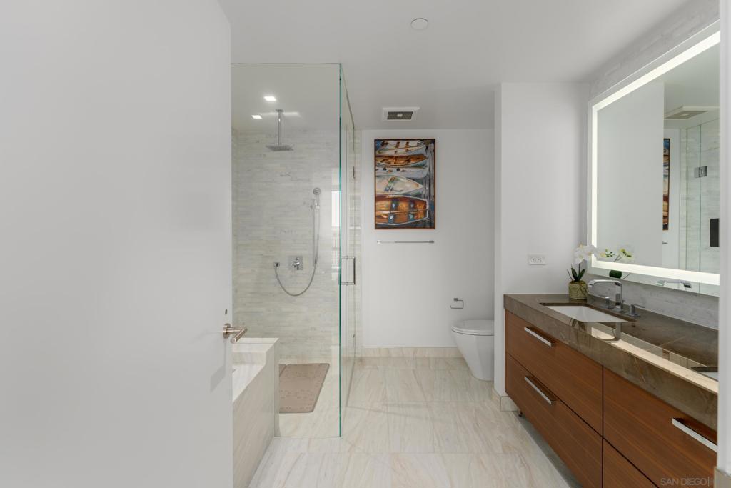 888 W E Street 2203 Property Photo 21