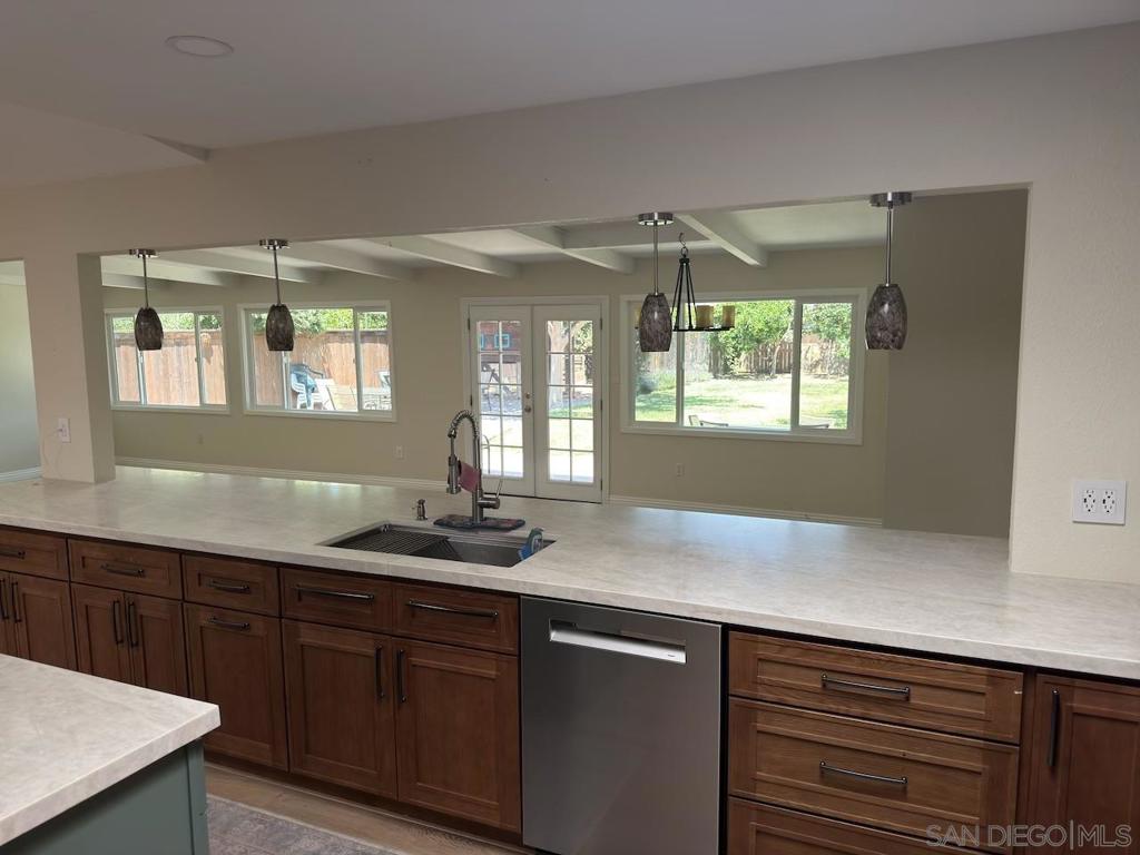 13919 York Avenue Property Photo 68