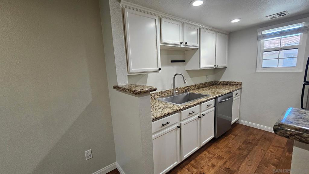 12091 Alta Carmel Ct 10 Property Photo 3