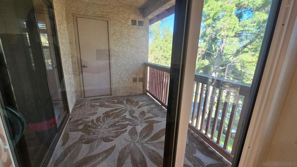 12091 Alta Carmel Ct 10 Property Photo 5
