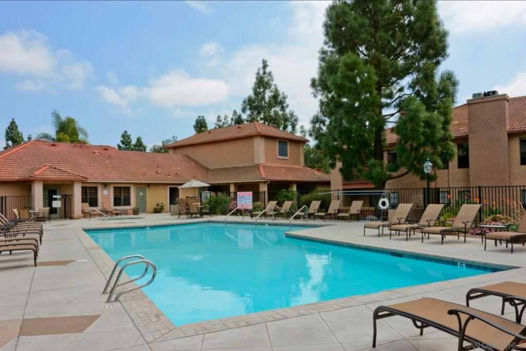 12091 Alta Carmel Ct 10 Property Photo 20