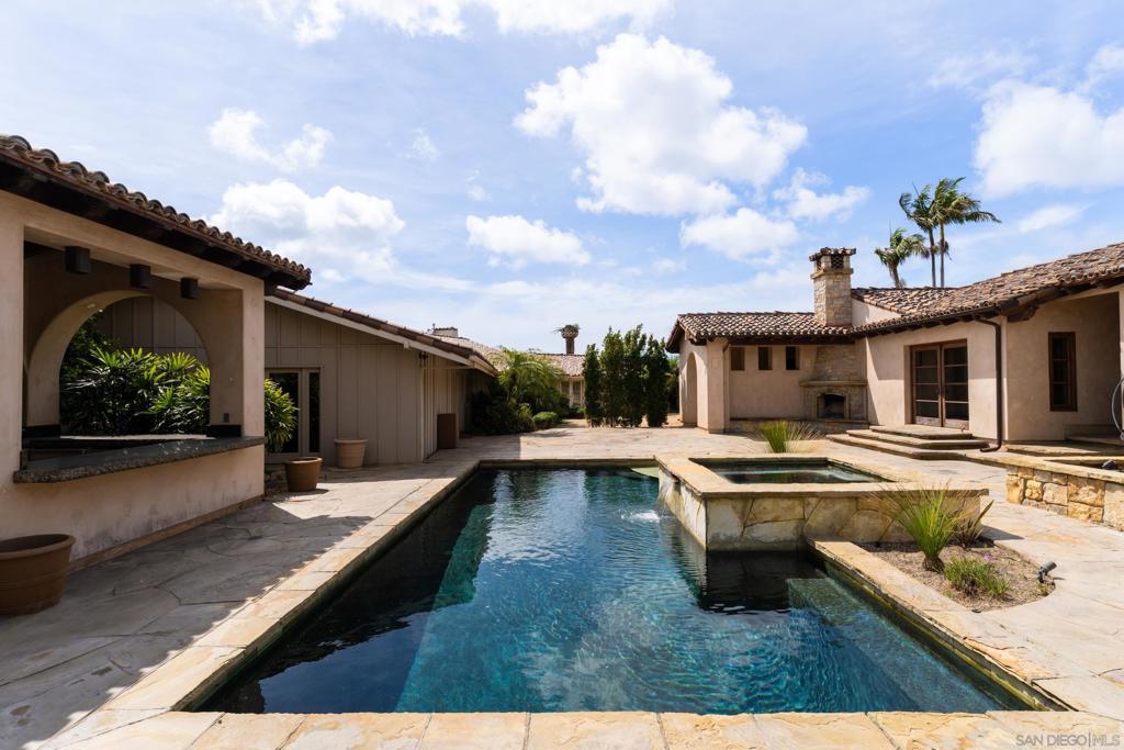 6858 Las Colinas Property Photo 10