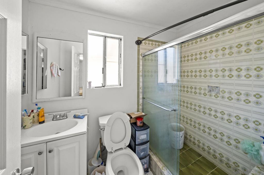 1916 S 43rd St Property Photo 13