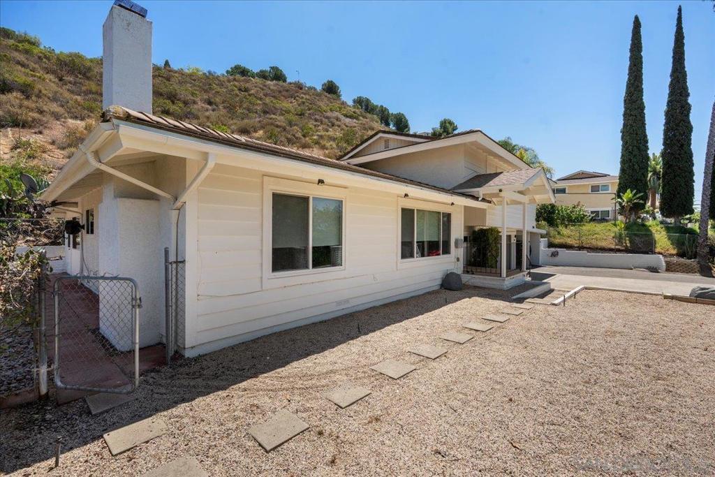 3548 Laurashawn Ln Property Photo 4