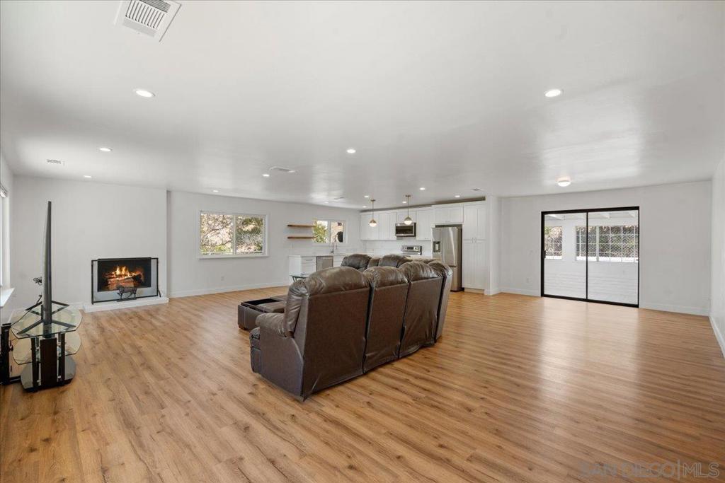3548 Laurashawn Ln Property Photo 13