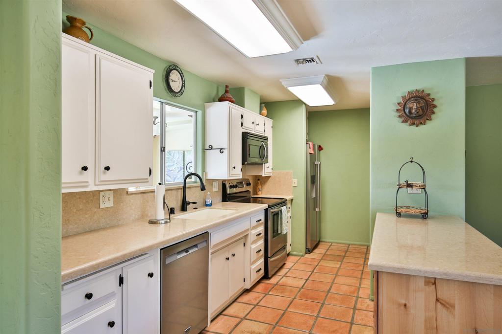 355 Pointing Rock Dr Property Photo 11