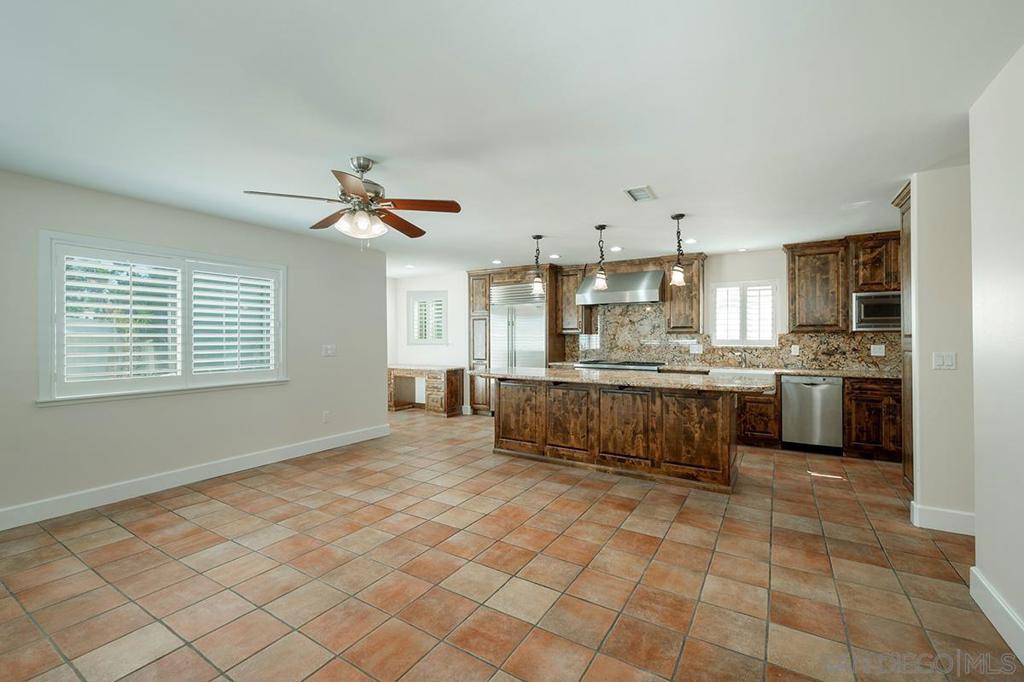 308 Palm Property Photo 5