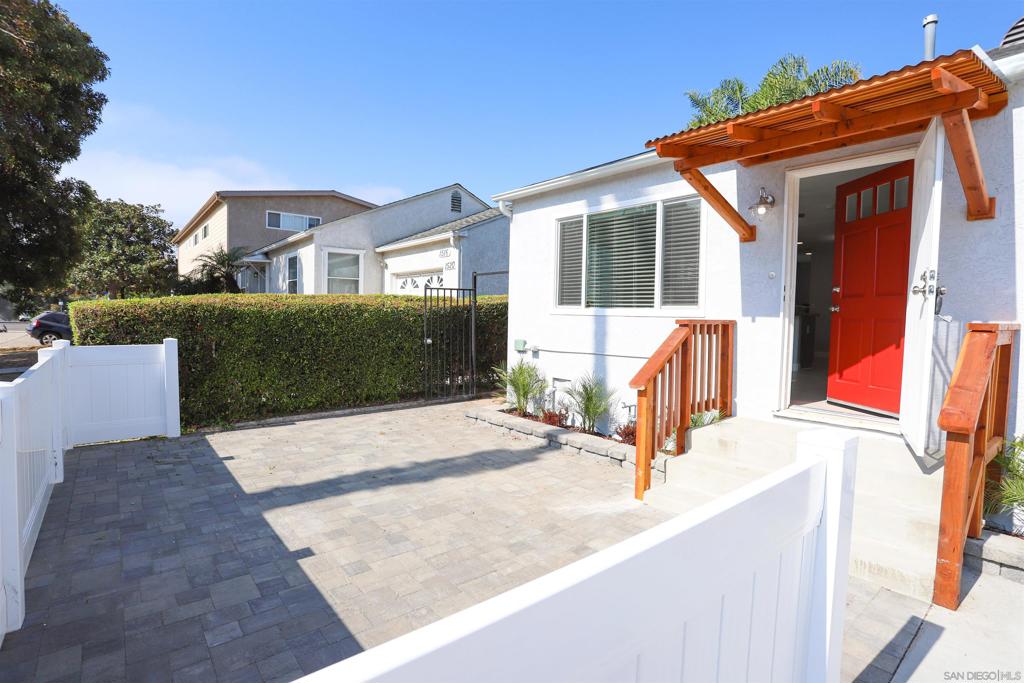 1522 24 Hornblend Property Photo 13