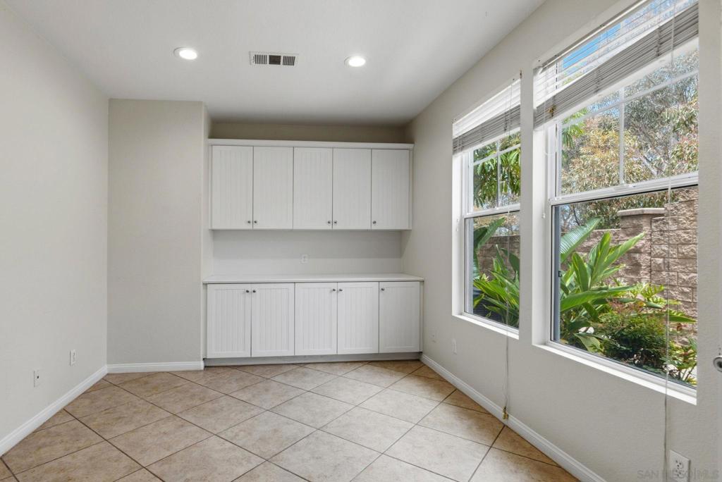 750 Harbor Cliff Way 105 Property Photo 4