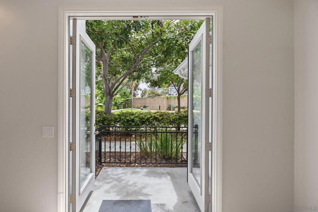 750 Harbor Cliff Way 105 Property Photo 8