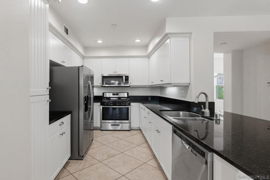 750 Harbor Cliff Way 105 Property Photo 11