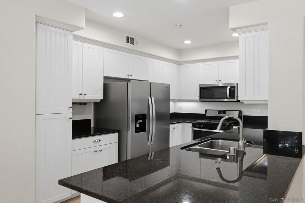 750 Harbor Cliff Way 105 Property Photo 12