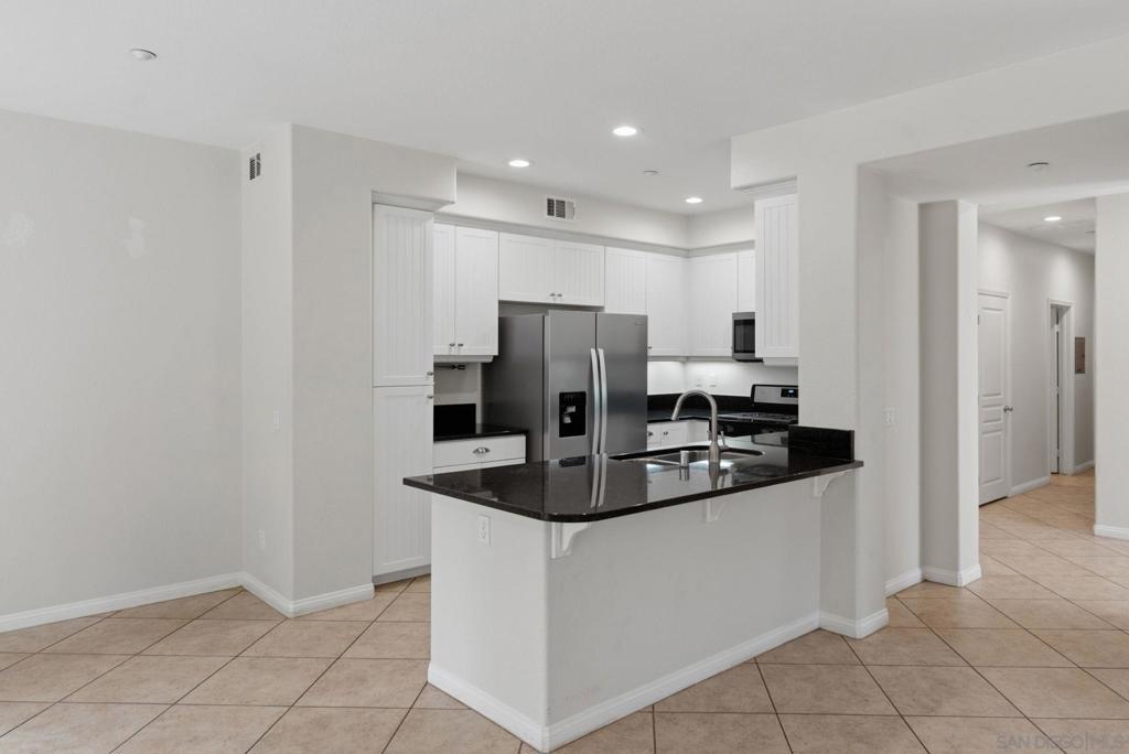 750 Harbor Cliff Way 105 Property Photo 13